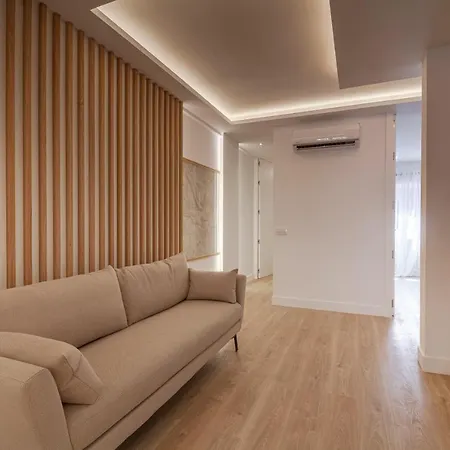 Gran Via I Calle De Silva 2br 2bh Apartamento