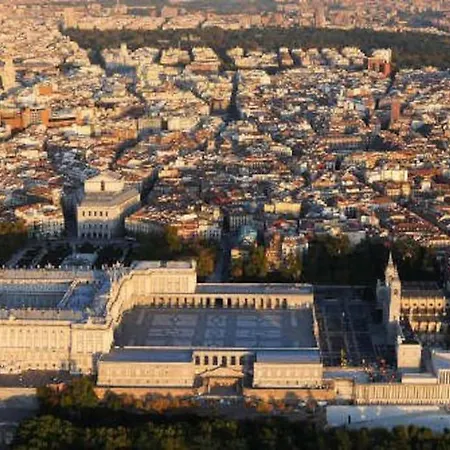 Apartamento San Isidro Labrador, En Vistillas Junto A Metro Puerta De Toledo Madrid