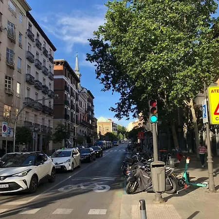 Apartamento San Isidro Labrador, En Vistillas Junto A Metro Puerta De Toledo Madrid