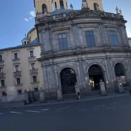 San Isidro Labrador, En Vistillas Junto A Metro Puerta De Toledo Apartamento *