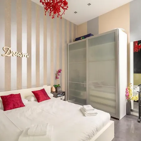 1 Bedroom 1 Bathroom Furnished Stylish Apt- Malasana - Mintystay