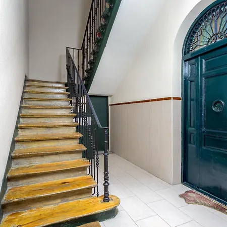 1 Bedroom 1 Bathroom Furnished Stylish Apt- Malasana - Mintystay * Madrid