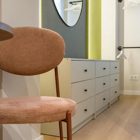 Modern, Bright - 1bd 1bth -lavapies Apartment Madrid