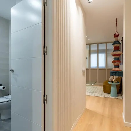 Modern, Bright - 1bd 1bth -lavapies *