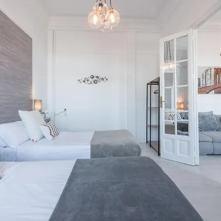 Penthouse Deluxe Granvia, By Monaro Apartment