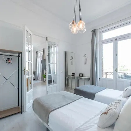 Penthouse Deluxe Granvia, By Monaro *