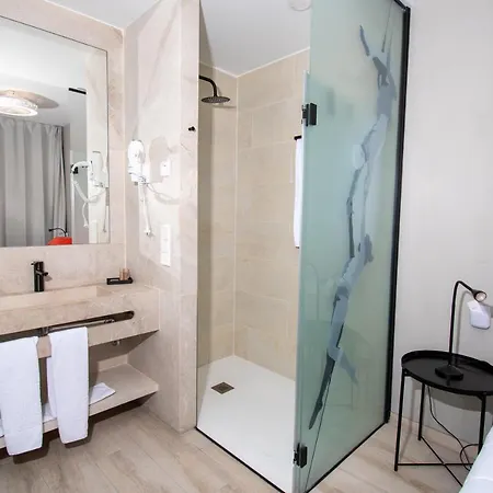 Ekilibrio & Apart-suites 4*