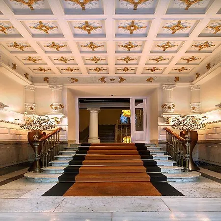 Petit Palace Lealtad Plaza 4*