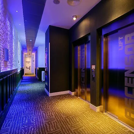Petit Palace Lealtad Plaza Hotell 4*