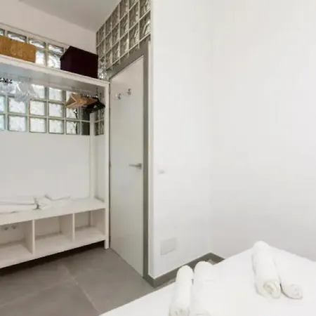 Apartment 2 Bedrooms 2 Bathrooms Furnished - Plaza Mayor - Spacious & Equipped - Mintystay *