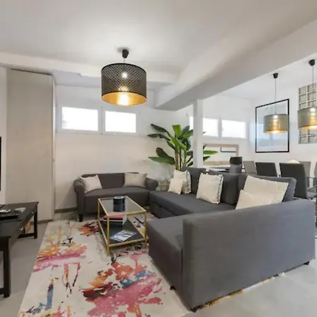 2 Bedrooms 2 Bathrooms Furnished - Plaza Mayor - Spacious & Equipped - Mintystay