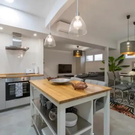 2 Bedrooms 2 Bathrooms Furnished - Plaza Mayor - Spacious & Equipped - Mintystay Apartment