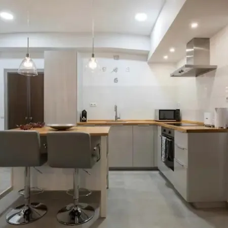 2 Bedrooms 2 Bathrooms Furnished - Plaza Mayor - Spacious & Equipped - Mintystay *