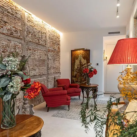 Queens House Chueca Madrid