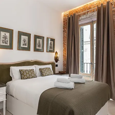 Queens House Chueca Guest house *