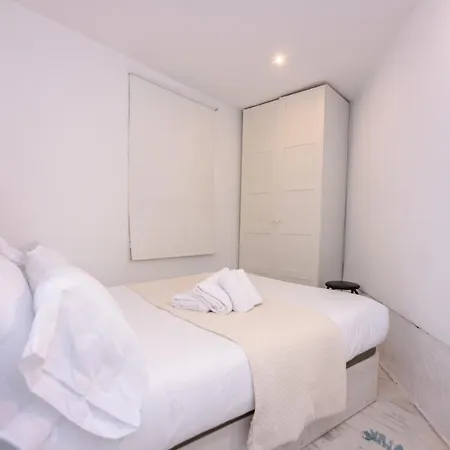 For Your Titulo Moderno Y Elegante Temporal En Barrio Ibiza Men30 Apartment Madrid