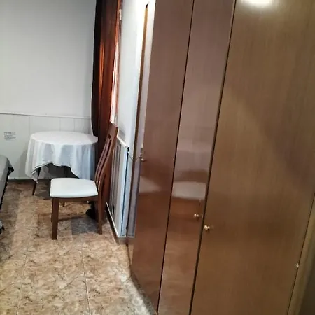 Homestay Tranquila Y Familiar Madrid