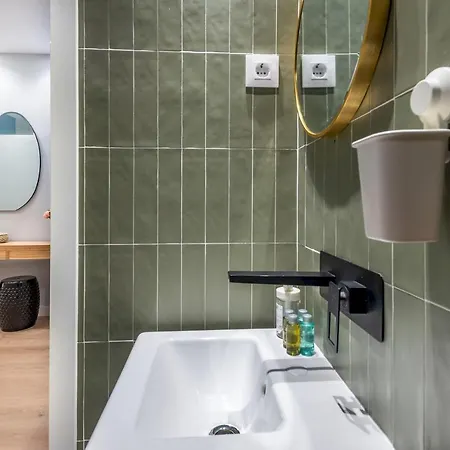 2 Bedrooms 2 Bathrooms Furnished - Las Letras - Modern - Mintystay Apartment Madrid