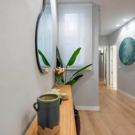 2 Bedrooms 2 Bathrooms Furnished - Las Letras - Modern - Mintystay Apartment Madrid