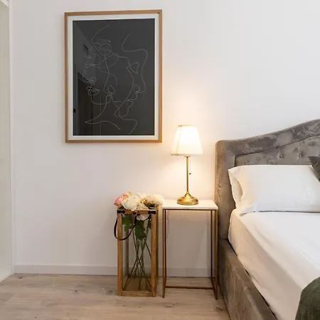 Charleroi Xxii Deluxe Apartment