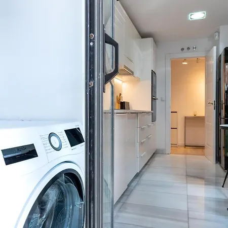 Charleroi Xxii Deluxe Apartment