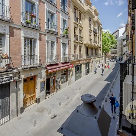 Nuevo Apt De 7p Entre La Cava Alta Y La Cava Baja Apartamento