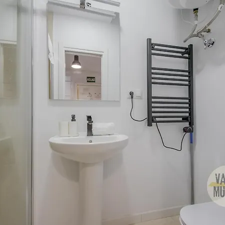 Nuevo Apt De 7p Entre La Cava Alta Y La Cava Baja Apartamento