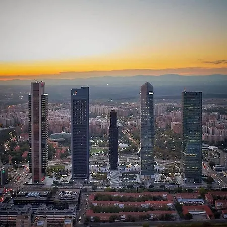 Paseo De La Castellana * Madrid