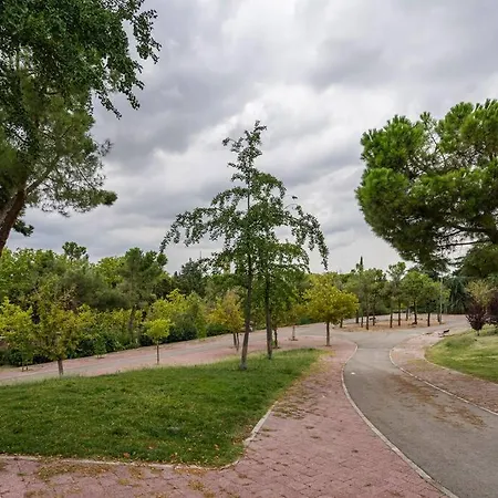 Arriaga Alto- Coqueto Duplex. Parking Gratuito * Madrid