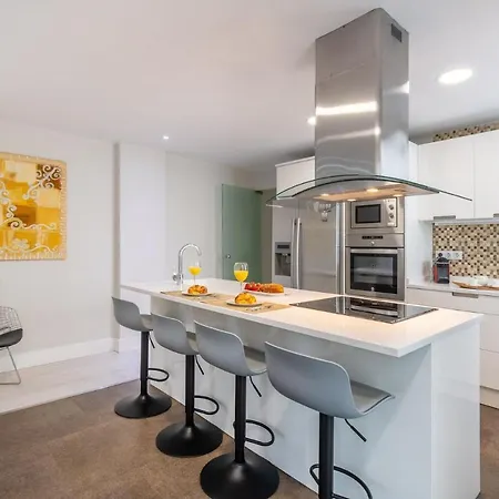 Spectacular 2-bedroom With Stunning Retiro Park Views In The Heart Of Barrio Salamanca