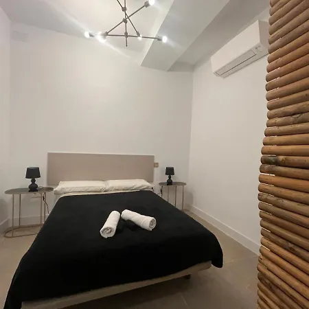 Loft12 Luxury Plaza Mayor Apartment *