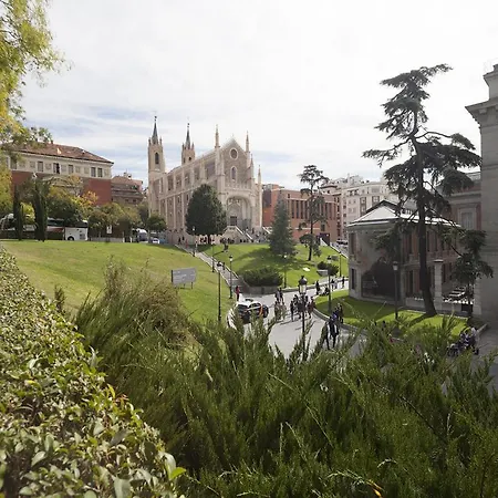아파트 Paseo Del Prado *