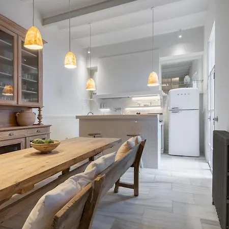 3 Bedrooms 2 Bathrooms Furnished - Malasana - Terrace - Bright In Downtown Area - Mintystay Appartamento