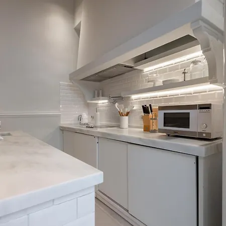 Appartamento 3 Bedrooms 2 Bathrooms Furnished - Malasana - Terrace - Bright In Downtown Area - Mintystay *