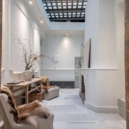 Appartamento 3 Bedrooms 2 Bathrooms Furnished - Malasana - Terrace - Bright In Downtown Area - Mintystay Madrid