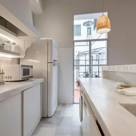 3 Bedrooms 2 Bathrooms Furnished - Malasana - Terrace - Bright In Downtown Area - Mintystay *