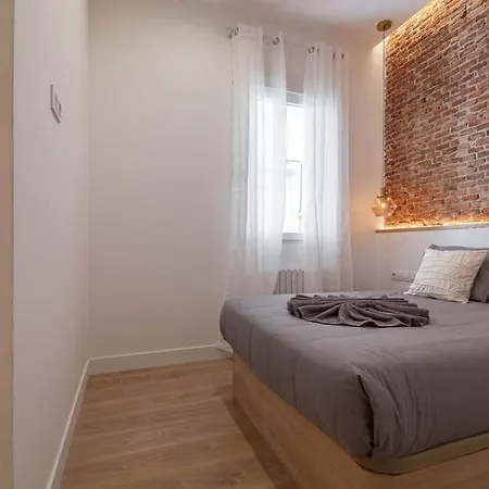 Apartment Salamanca V Calle Alcantara 3br 3bh
