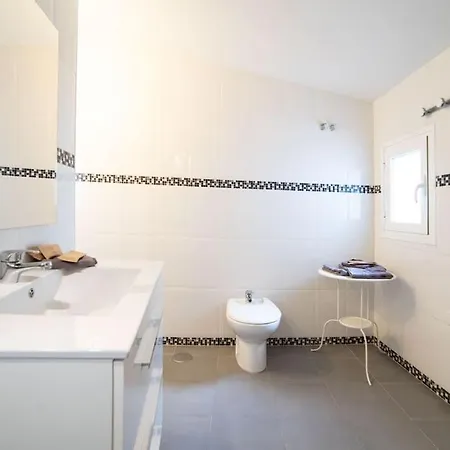 Cozy Plaza Espana I Renovated 3br 2bh Apartment