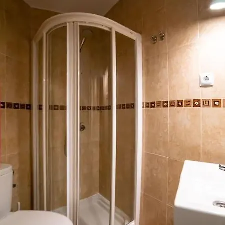 Cozy Plaza Espana I Renovated 3br 2bh *