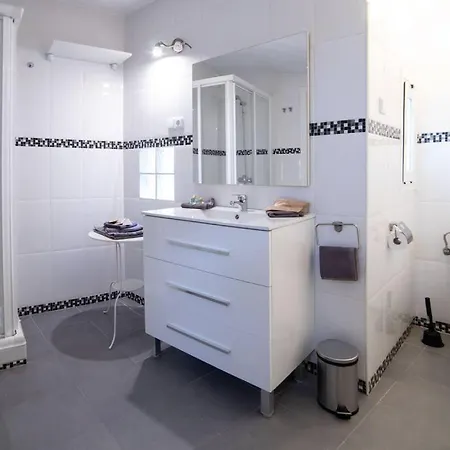 Cozy Plaza Espana I Renovated 3br 2bh Madrid
