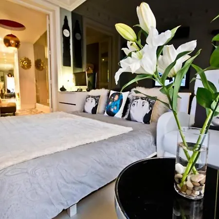 Eclectic Studio In Center Comfortable And Peaceful-cgrac18 * Madryt