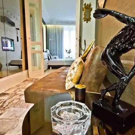Apartament Eclectic Studio In Center Comfortable And Peaceful-cgrac18 Madryt