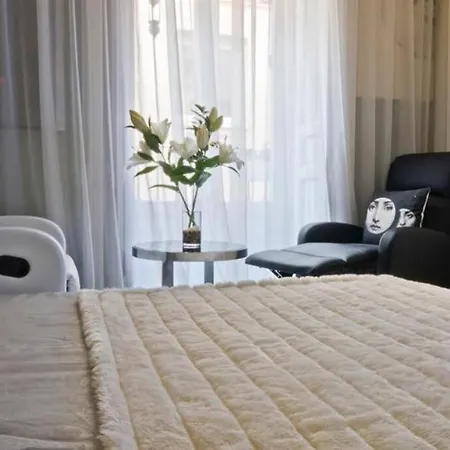 Eclectic Studio In Center Comfortable And Peaceful-cgrac18 Madryt