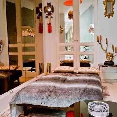 Apartament Eclectic Studio In Center Comfortable And Peaceful-cgrac18