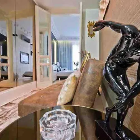 Eclectic Studio In Center Comfortable And Peaceful-cgrac18 * Madryt