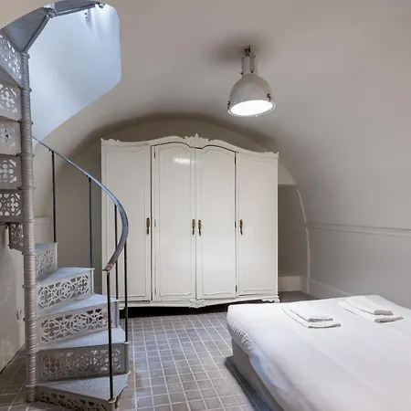 3 Bedrooms 2 Bathrooms Furnished - Malasana - Terrace - Bright In Downtown Area - Mintystay * Madrid
