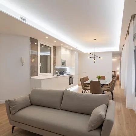 Centro Vi Calle De La Paz 4br 4bh Apartment *