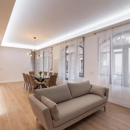 Centro Vi Calle De La Paz 4br 4bh Apartment Madrid