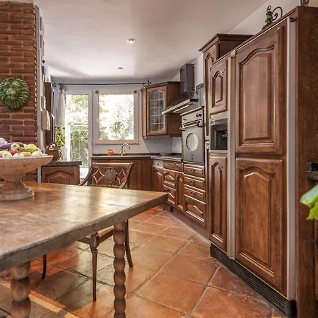 5-suite Luxury In With Indoor Pool And Oasis Madrid