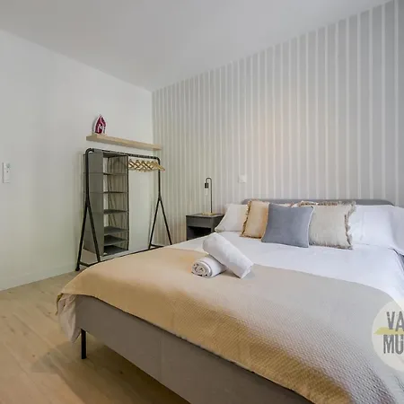 Spacious New 7 En La Plaza De Tirso De Molina Apartment *